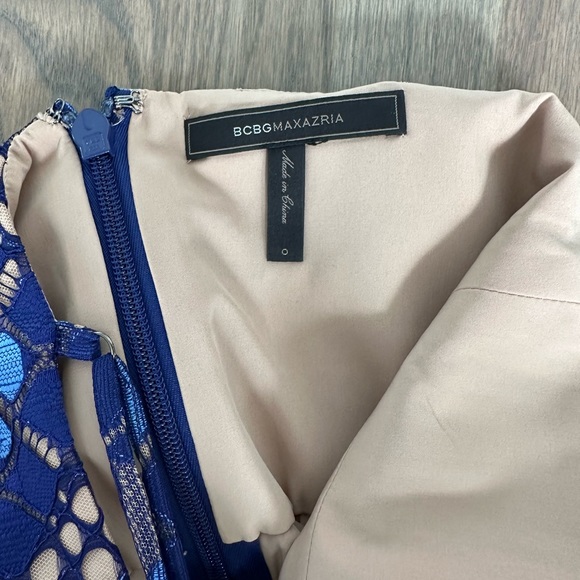 BCBG Maxazria Blue Lace Dress Size 0 - Picture 4 of 4